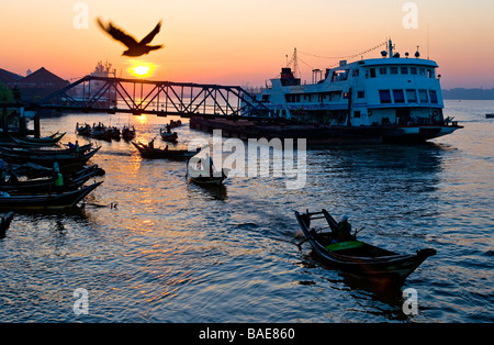 Myanmar (Burma), Yangon Division, Yangon, Sine Oo Dan pier on the Irrawady Stock Photo