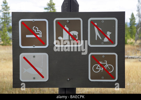 Sign Yellowstone no smoking no cycling no pets Stock Photo