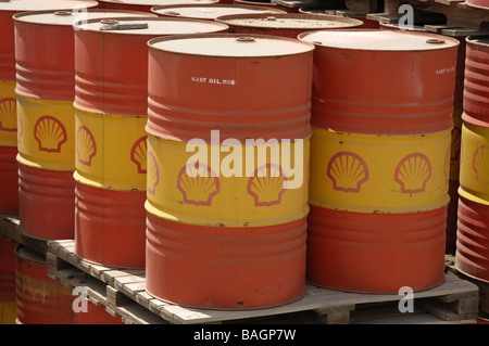 Red and yellow oil drums with Shell Oil logo Stock Photo