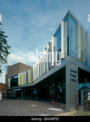 RUNNYMEDE CIVIC CENTRE, FEILDEN CLEGG ARCHITECTS, ADDLESTONE, UNITED KINGDOM Stock Photo