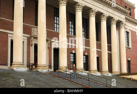 Harry Elkins Widener Memorial Library, Harvard University, Cambridge, Massachusetts, USA Stock Photo