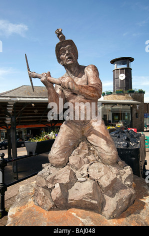 UK Gloucestershire Forest of Dean Cinderford Anthony Duforts Freeminer statue of miner Dave Harvey Stock Photo