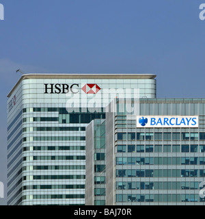 High rise HSBC and Barclys bank offices in the Canary Wharf development area in London Docklands Stock Photo