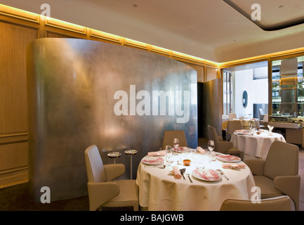 Alain Ducasse Restaurant, London, United Kingdom, Patrick Jouin, Alain ducasse restaurant main interior showing pewter screen Stock Photo