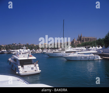 Sanlorenzo SL72 (22 mtrs) luxury superyacht  in Palma Old Port (Moll Vell / Muelle Viejo), Port of Palma de Mallorca, Stock Photo