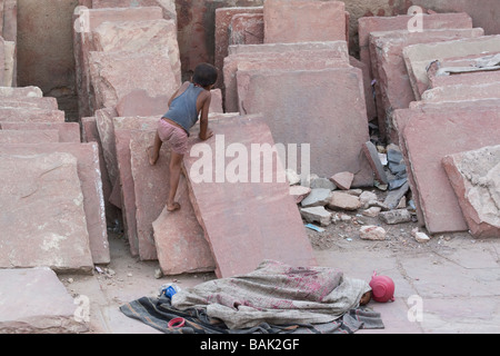 India Delhi Homeless Children living on the street Stock Photo