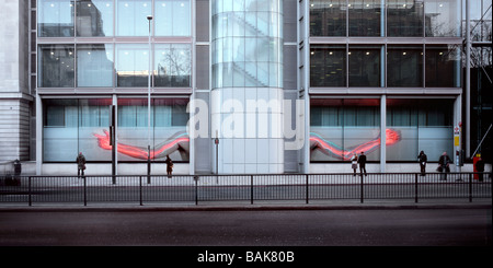 wellcome trust gibbs building   wide view of 2008 wellcome trust window installation Stock Photo