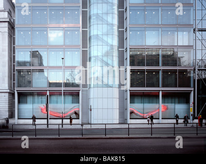 wellcome trust gibbs building   wide view of 2008 wellcome trust window installation Stock Photo