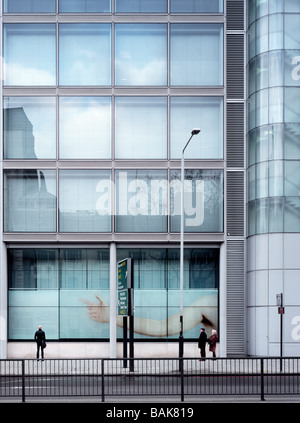 wellcome trust gibbs building   wide view of 2008 wellcome trust window installation Stock Photo