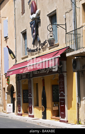 wine shop cave saint prefet chateauneuf du pape rhone france Stock Photo