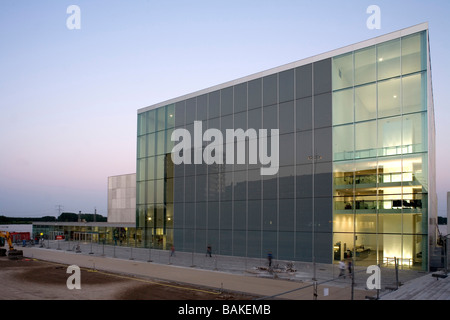 De Kunstlinie, Almere, Netherlands, Sanaa Kazuyo Sejima + Ryue Nishizawa, De kunstlinie general view at dusk. Stock Photo