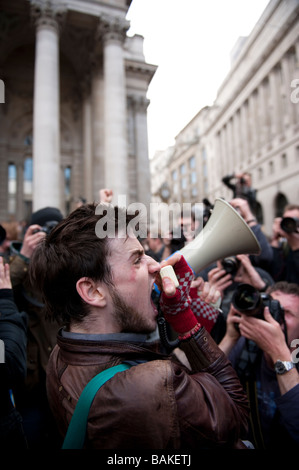 Anti-Capitalist protesters gathered at the Bank of England on the eve of the G20 Summit, which turned violent with police Stock Photo