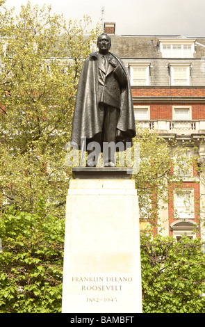 London Grosvenor Square statue of Franklin D Roosevelt former President of the United States of America USA unveiled in 1948 Stock Photo