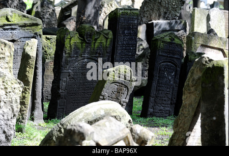 Old Jewish Cemetery Josefov, the jewish quarter of Prague Stock Photo