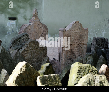 Old Jewish cemetery Josefov, the jewish quarter of Prague Stock Photo