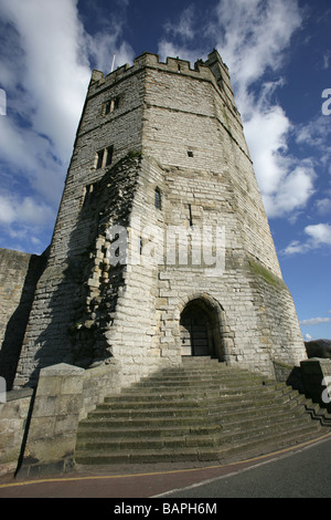 Town of Caernarfon, Wales. Close up low angled view of the historic Caernarfon Castle Eagle Tower. Stock Photo