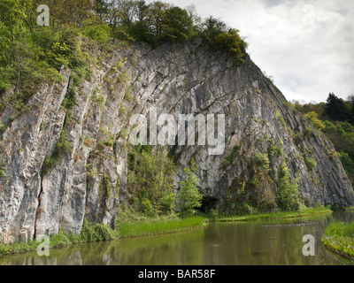 Interesting rock formation clearly showing various layers in Durbuy Belgium Stock Photo