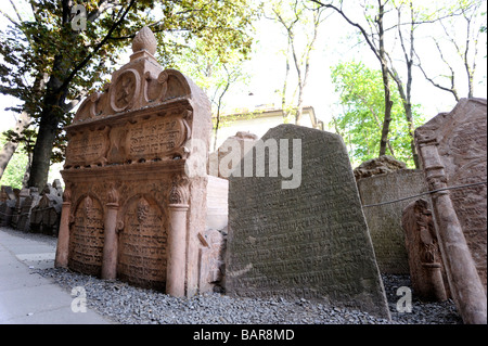 Old Jewish cemetery Josefov, the jewish quarter of Prague, tomb of Rabbi Low Stock Photo