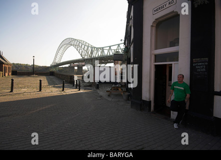 Pub in Widnes ,next to the Silver Jubilee Bridge over the River Mersey and Manchester Ship Canal at Runcorn Gap, Cheshire, UK Stock Photo