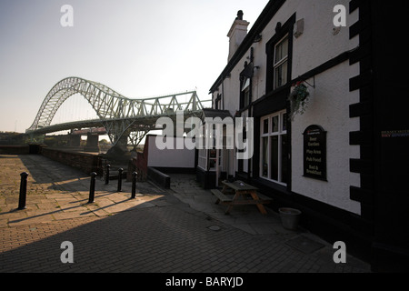 Pub in Widnes ,next to the Silver Jubilee Bridge over the River Mersey and Manchester Ship Canal at Runcorn Gap, Cheshire, UK Stock Photo