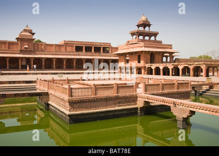 Anup Talao pool and Panch Mahal, a five storey palace, in background, Fatehpur Sikri, near Agra, Uttar Pradesh, India Stock Photo