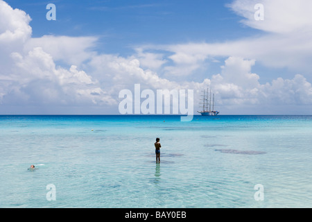 Sailing Cruiseship Star Flyer (Star Clippers Cruises) in Rangiroa Atoll, Avatoru, Rangiroa, The Tuamotus, French Polynesia Stock Photo