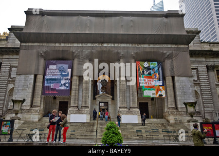 Front entrance of New York City Public Library May 2009 Stock Photo