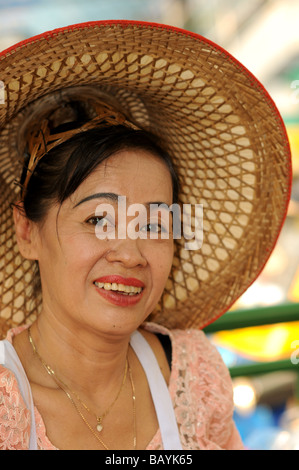 food hawker thanon phetburi pratunam bangkok thailand Stock Photo