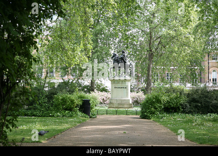 Statue of King William III in St James's Square London Stock Photo