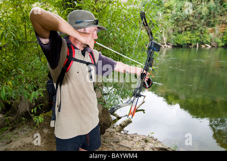 601 Bow And Arrow Fishing Stock Photos, High-Res Pictures, and