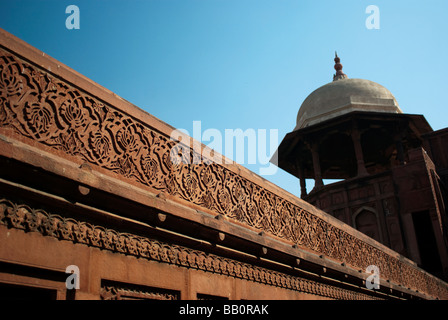 Jahangiri mahal in Agra Fort (Lal Qila, Fort Rouge or Red Fort), was built by the Mughal Emperor Akbar in 1565 in Agra, India. Stock Photo