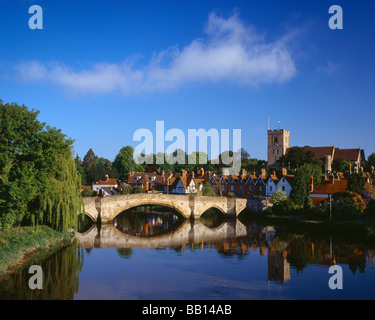 Aylesford Bridge crossing the river Medway, Aylesford, Kent, England ...