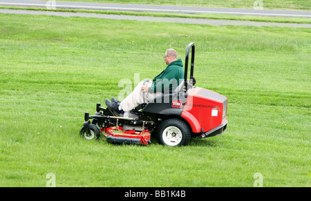 Toro lawn mower hi-res stock photography and images - Alamy