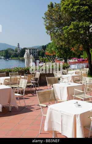 LAKEFRONT TERRACE AT VILLA D'ESTE HOTEL IN CERNOBBIO, LAKE COMO, ITALY Stock Photo