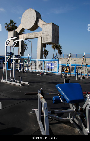 deserted muscle beach gym on venice beach los angeles california usa ...