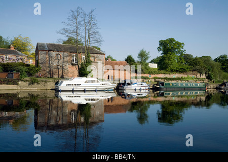 Boats moored on the river Thames at Wallingford, Oxfordshire, UK Stock Photo