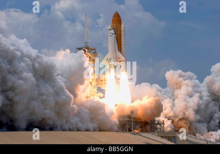 NASA launching space shuttle Atlantis on mission to service Hubble Telescope Stock Photo