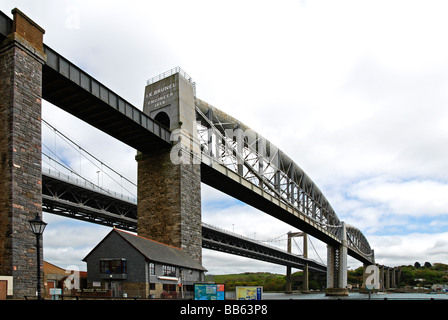 the tamar bridge that spans the river tamar between saltash in cornwall and plymouth in devon, uk Stock Photo