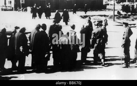 Nazism / National Socialism, crimes, concentration camps, Auschwitz, Poland, selection at the ramp, circa 1943, Stock Photo