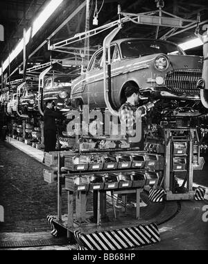 industry, vehicle industry, assembly line in Opel factory, 1960s, Stock Photo