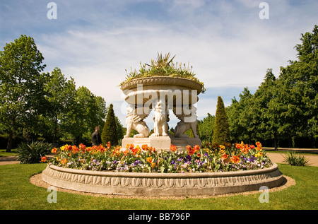 Flowers are blooming in spring, Avenue Gardens in The Regent's Park, London England UK Stock Photo