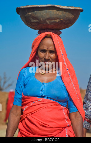 Indian worker wearing traditional clothing, North India, India, Asia Stock Photo