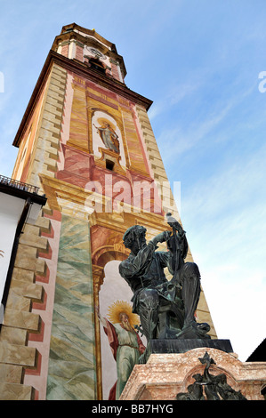 Memorial for the famous violin maker Matthias Klotz by Josef Schmutzer in front of the church, Mittenwald, Upper Bavaria, Bavar Stock Photo