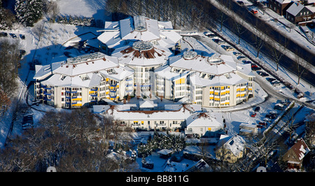 Aerial photo, retirement home, snow, Bottrop, Ruhr Area, North Rhine-Westphalia, Germany, Europe