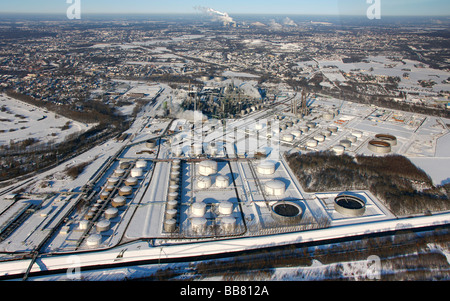 Aerial photo, VEBA Oel AG plant Horst, tank farm, gas tanks, snow, Gelsenkirchen-Buer, Gelsenkirchen, Ruhr Area, North Rhine-We Stock Photo