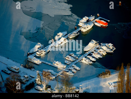 Aerial photo, snow, ice, motor boats on the Rhein-Herne-Kanal canal, Horsthausen, Herne, Ruhr Area, North Rhine-Westphalia, Ger Stock Photo