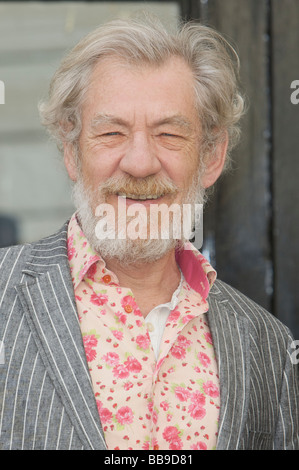 Ian McKellen and Patrick Stewart promote new play Waiting for Godot Theater Royal Stock Photo