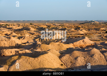 The scarred landscape of the Coober Pedy opal fields.  Coober Pedy, South Australia, AUSTRALIA Stock Photo