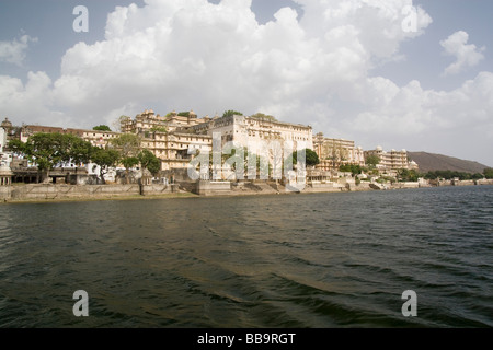 India Rajasthan Udaipur A boat ride in lake Pichola The city palace Stock Photo