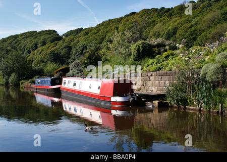 Narrowboats on the Rochdale Canal near Sowerby Bridge, West Yorkshire Stock Photo